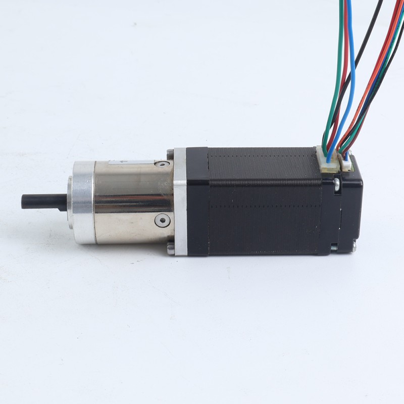 Nema 11 stappenmotor met versnellingsbak, overbrengingsverhouding 14:1 en magnetische encoder 1000PPR (4000CPR) - 11HS20-0674D-PG14-AR4 | StepperOnline