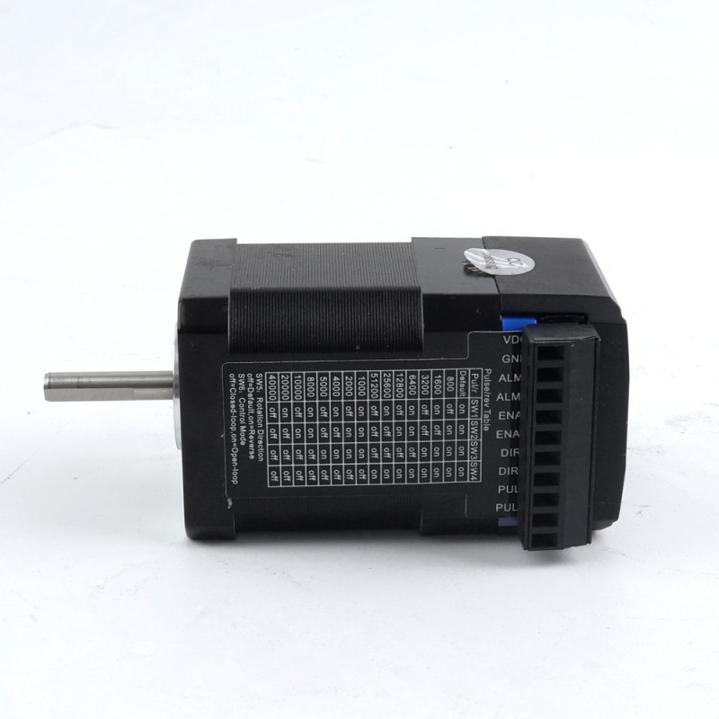 iCL-serie NEMA 17 geïntegreerde stappenmotor met gesloten lus 0,6 Nm (84,96oz.in) 20-36 VDC met 14-bits encoder iCL-serie NEMA 17 geïntegreerde stappenmotor met gesloten lus 0,6 Nm (84,96oz.in) 20-36 VDC met 14-bits encoder
