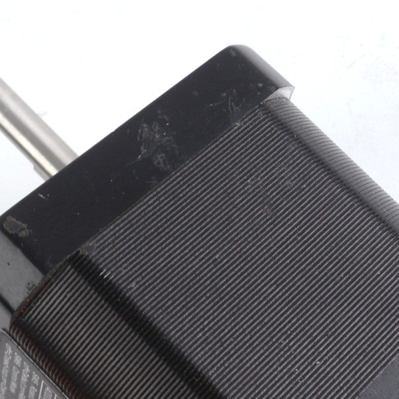 iCL-serie NEMA 17 geïntegreerde stappenmotor met gesloten lus 0,6 Nm (84,96oz.in) 20-36 VDC met 14-bits encoder iCL-serie NEMA 17 geïntegreerde stappenmotor met gesloten lus 0,6 Nm (84,96oz.in) 20-36 VDC met 14-bits encoder